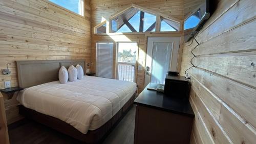 Valle Ski Chalet | 062A Brand New Cozy Cabin with Loft & King bed near Grand Canyon South Rim