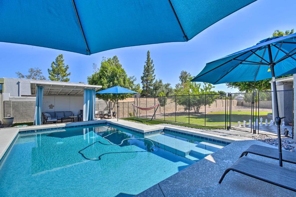 Dobson Ranch House | 1 Mi to Dobson Ranch: Modern Escape w/Gazebo!