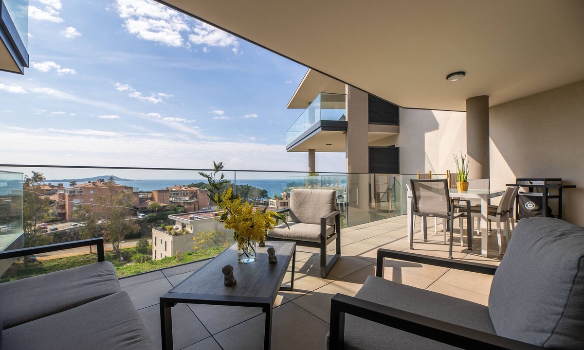 Albitreccia Apartment | 110 m2 D'espace de Vie, vue Mer, Plage à 200 m