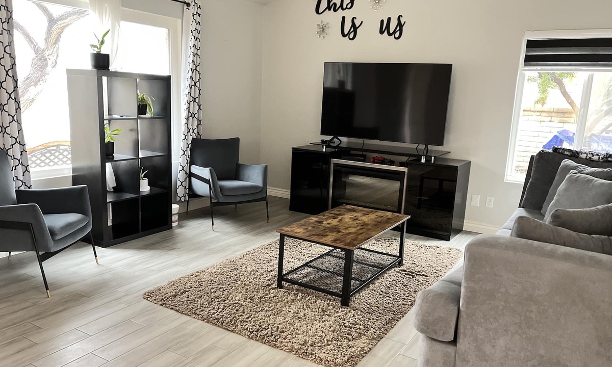 La Buena Vida House | 15 walking minutes to the stadium doors!