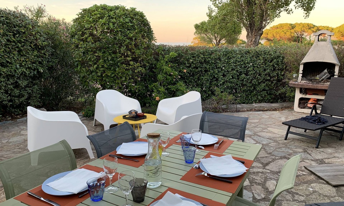 Marine de Saint Ambroggio Villa | 2 bedroom house for 4-6 people, beach 100m, WIFI internet, quiet