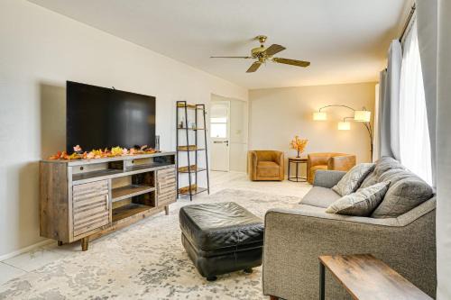 Youngtown House | 2- Bedroom house in Quiet Youngtown