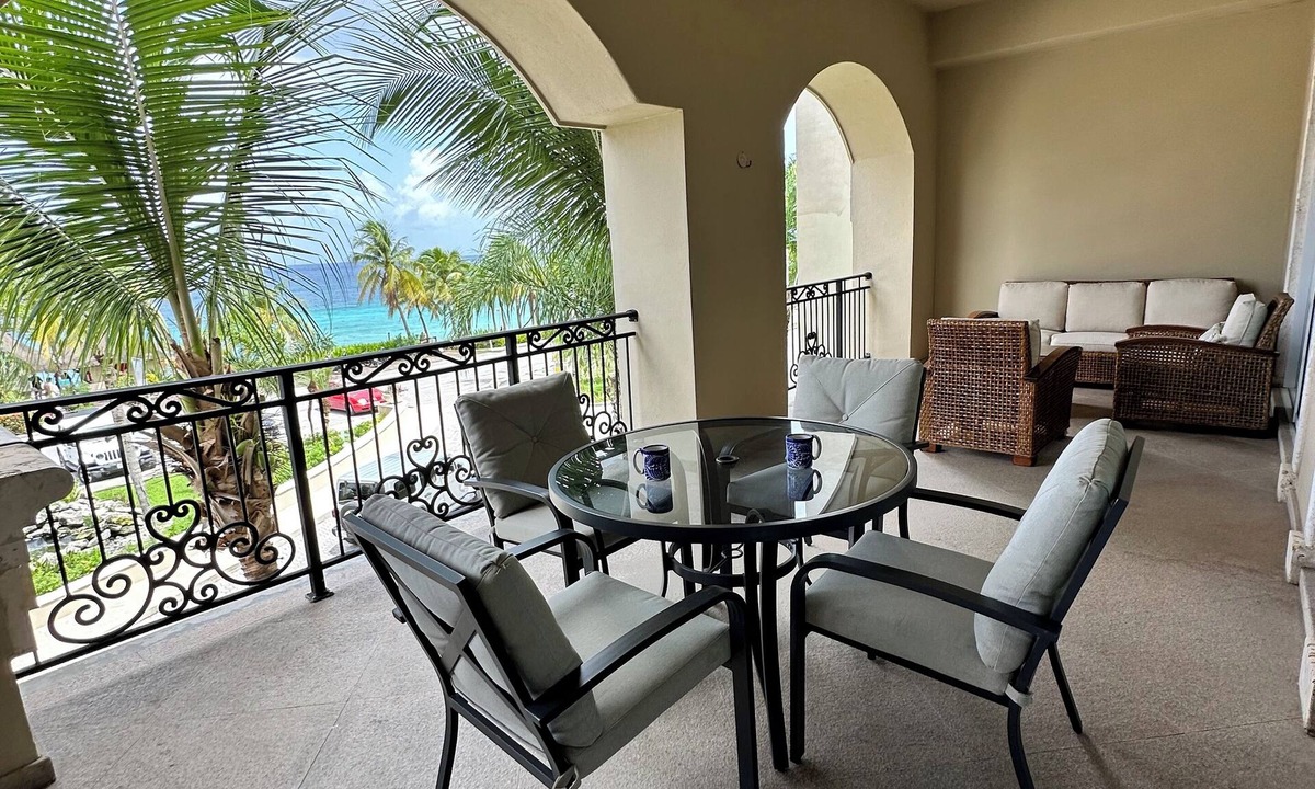 Cozumel Condo | 2 Bedroom condo 2.5 bathroom Full kitchenPool Hot tub Laundry room Gym