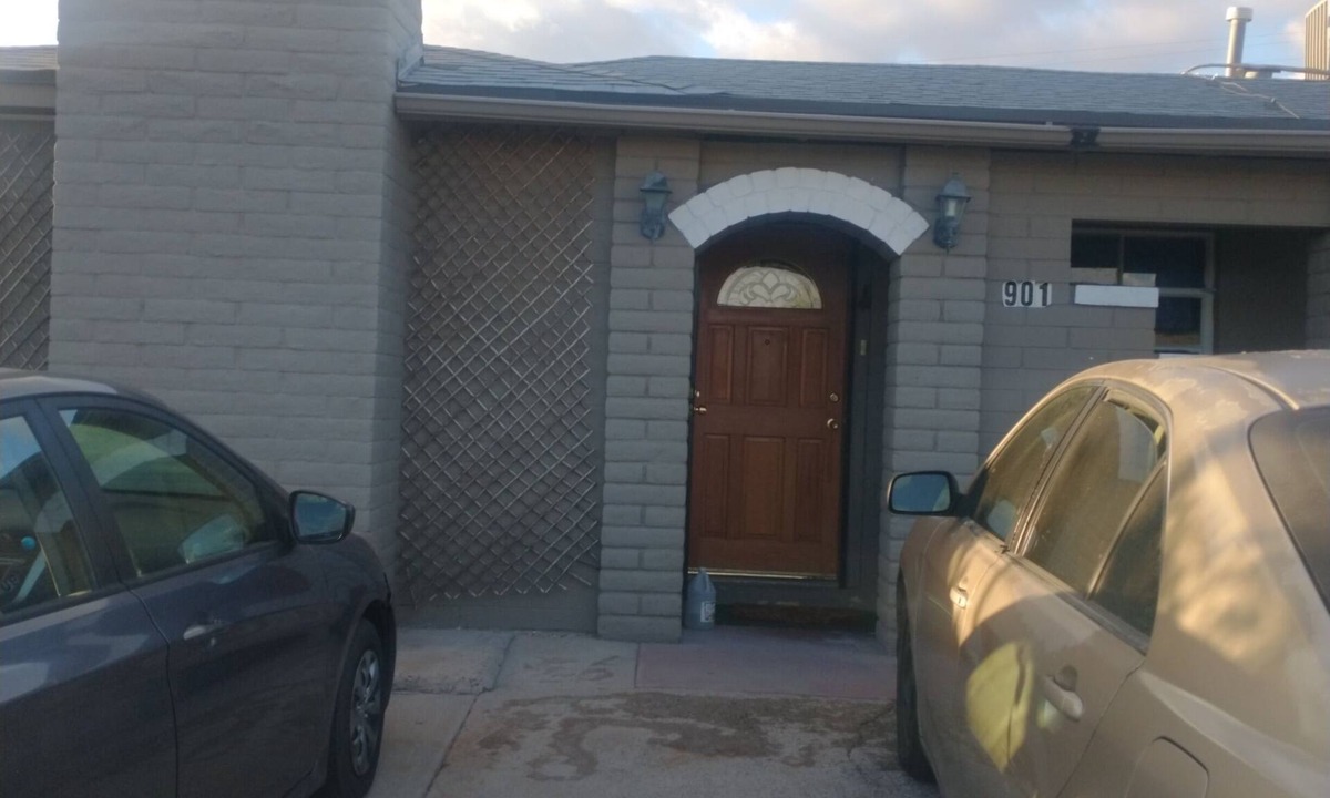 Tucson House | 2 bedrooms. Close to airport and Mall , Park. Bus stop