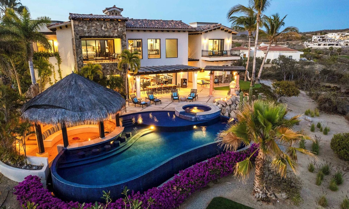 Buzzards Villa | 2 FREE NIGHTS IN CABO at Casa Vida!