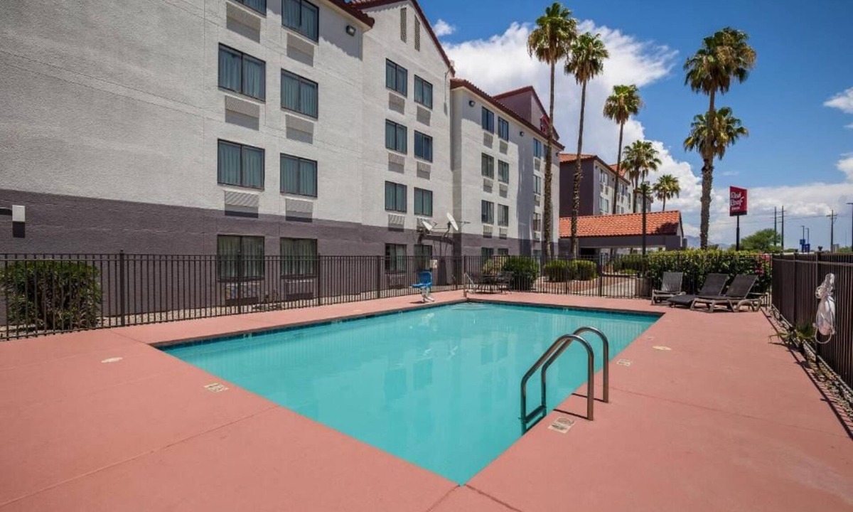 Cortaro Hotel | 2 Units to Relax in a Pet-Friendly Tucson Room Near Golf Courses