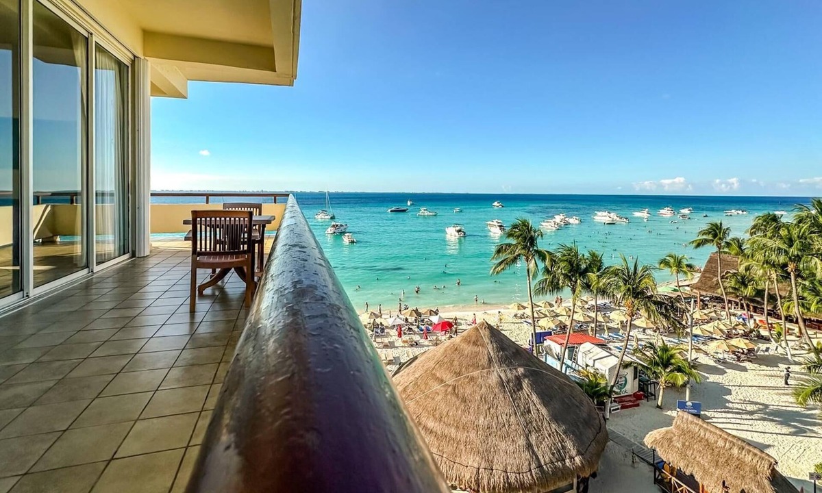 Centro - Supmza 001 Condo | 2BR Beachfront Suite w/Ocean View & Balcony