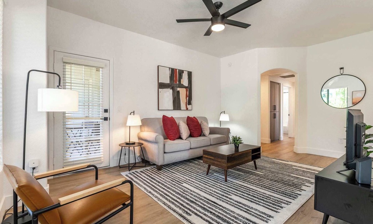 Desert Paradise Estates Apartment | 2BR CozySuites at Kierland Commons with pool #09