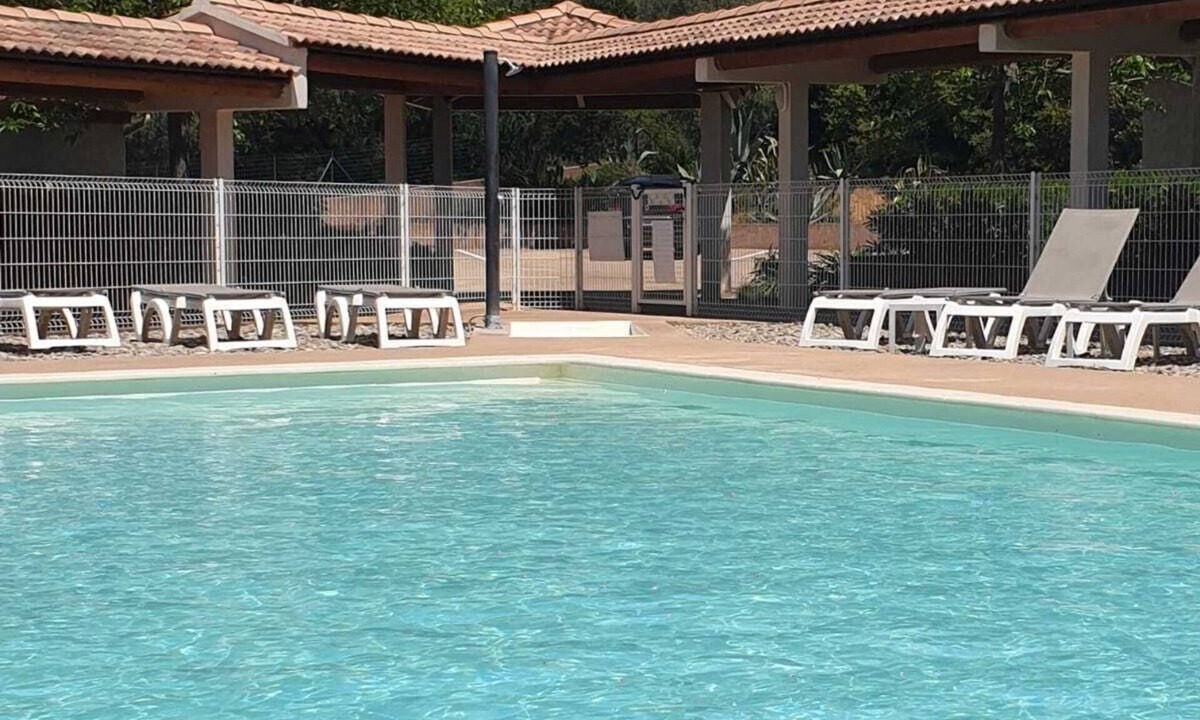Oletta Apartment | 3 bedroom apartment with swimming pool 3km from St Florent