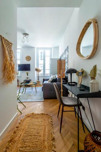Lepante Quarter Apartment | 302b Beautiful studio refurbished Downtown/Ac