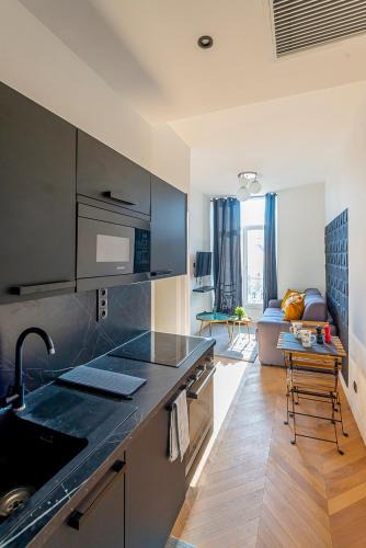 Lepante Quarter Apartment | 304 B Charming apartment refurbished super