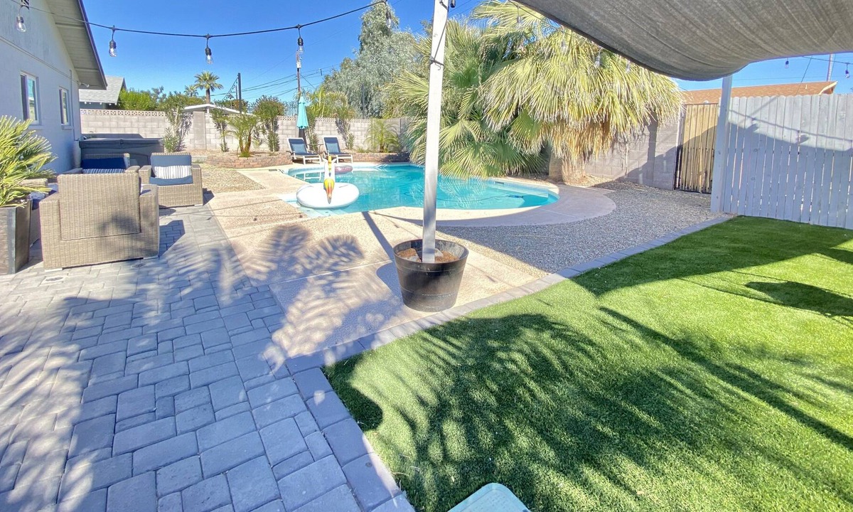 Pointe Scottsdale House | 4 Bedrooms Farm house in center of Old town with pool and spa
