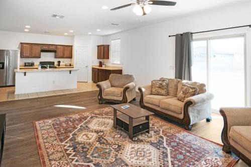 Tamaron House | 4BR Casa Grande Home Game Table Large Yard