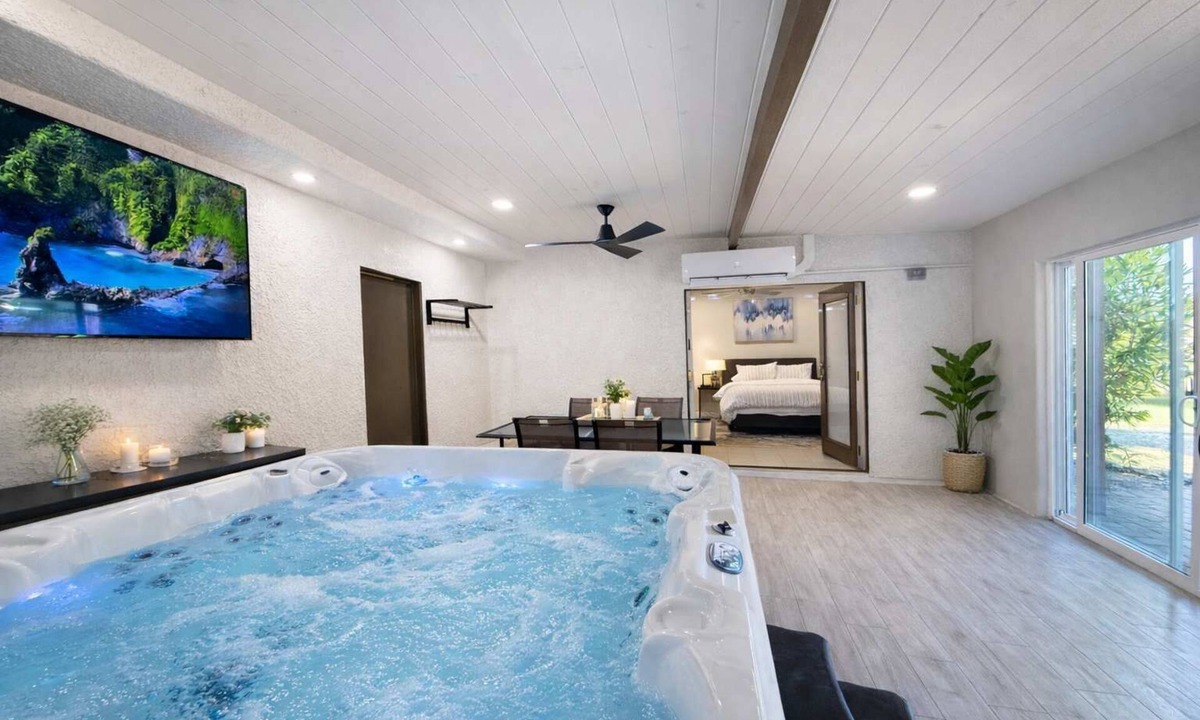 Lake Havasu City Villa | 4BR Private Compound-2 Villas-2 Hot Tub-Sleeps 12