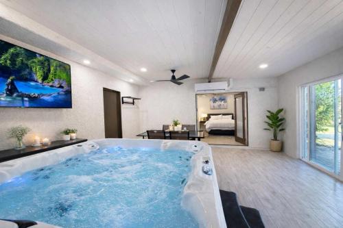 Lake Havasu City Villa | 4BR Private Compound-2 Villas-2 Hot Tub-Sleeps 12