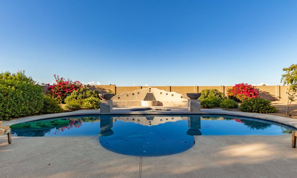 Copper Canyon Ranch House | 5 bedroom 1 level home on acre, gated community 20 minutes from stadium.