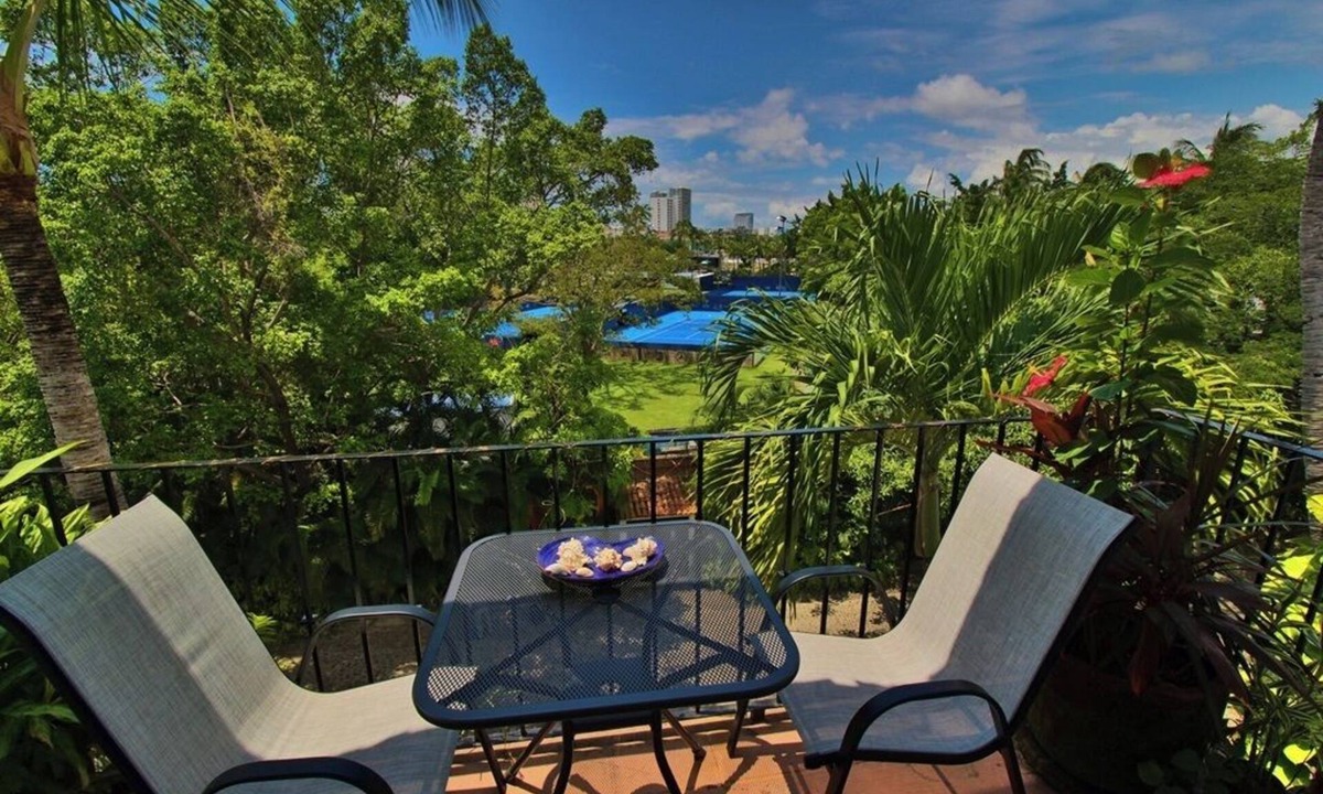 Fluvial Vallarta Apartment | 5 Minute Walk to the beach. Family-sized condo.