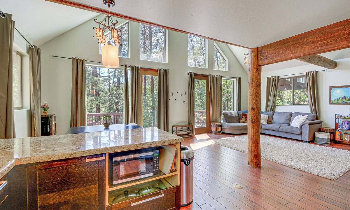 Iron Springs Cottage | 6 Mi to Mt Union: Peaceful Cabin w/Deck