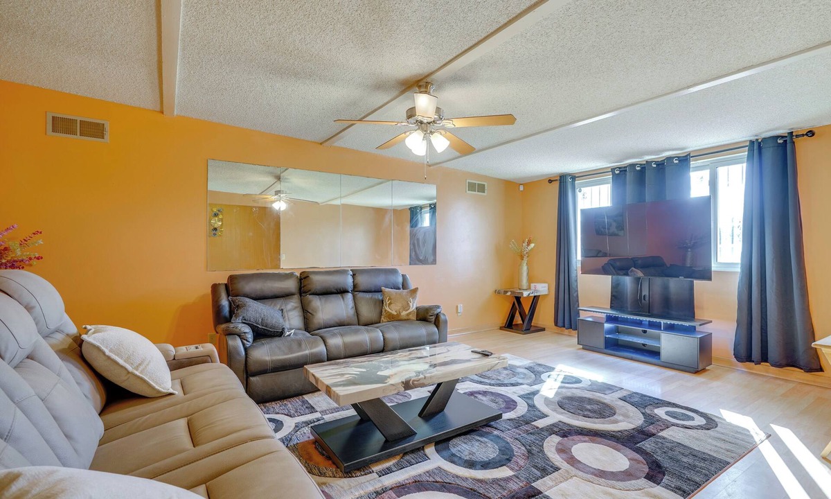 Groves Lincoln Park House | 7 Mi to Saguaro Nat'l Park: Tucson Home w/Yard