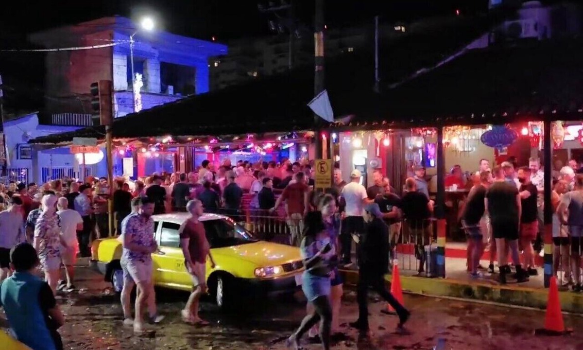 Emiliano Zapata Apartment | A 4-minute walk from gay clubs and a 12-minute walk from the gay beach