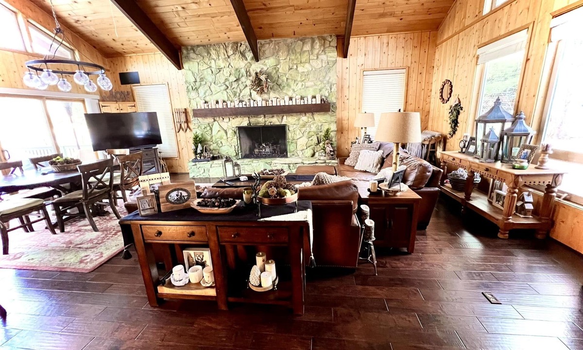 Flagstaff Cabin | A Mountain Lodge Experience in the Pines and Aspens of Flagstaff!n