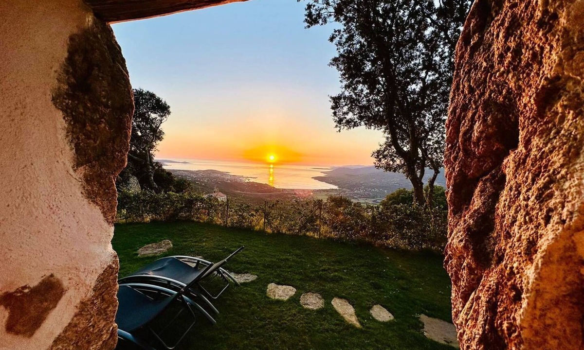 Viggianello House | A VIGNA CASEDDU A PUNTA sea view and swimming pool
