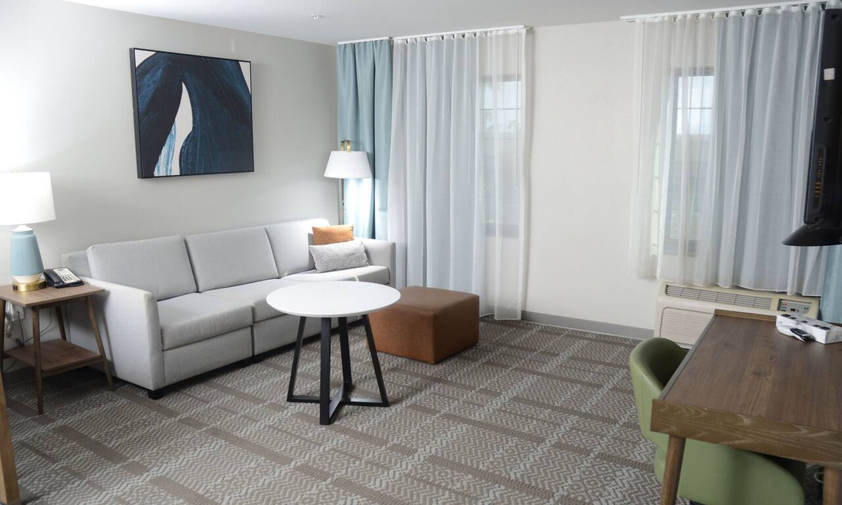 Tucson Apartment | Accessible 2BR Suite | Transfer Shower + Breakfas