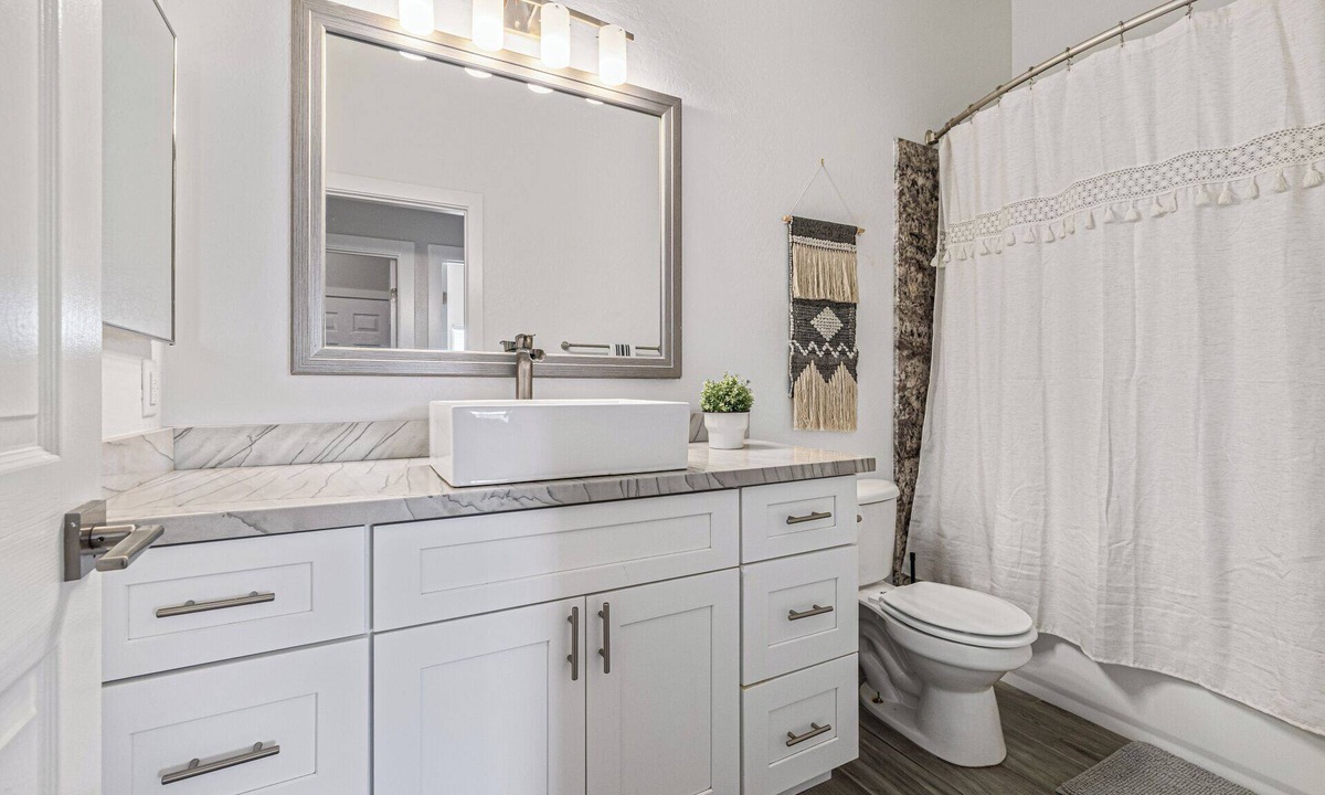 San Tan Valley House | Acre In Town Retreat, 2 mins From Horseshoe Park!