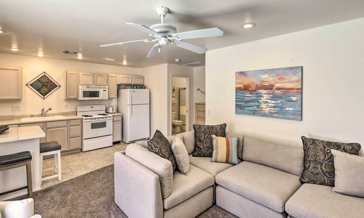 Sunridge Estates Cottage | Adobe Oasis in Bullhead City w/Private Pool!