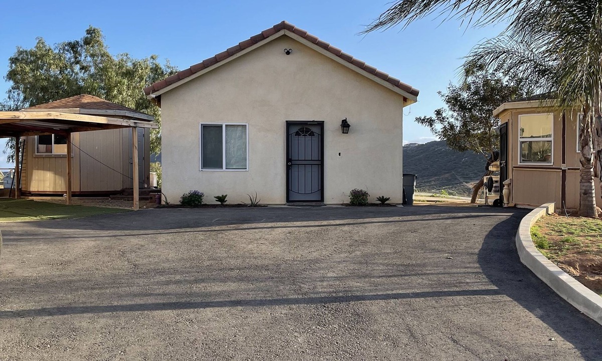 Perris House | Affordable guest house