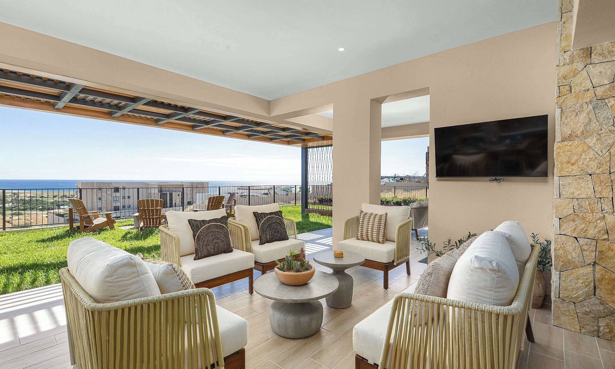 Sunset Beach Apartment | Alvar Luxury 3 BR + Golf & Beach & Private Hot Tub