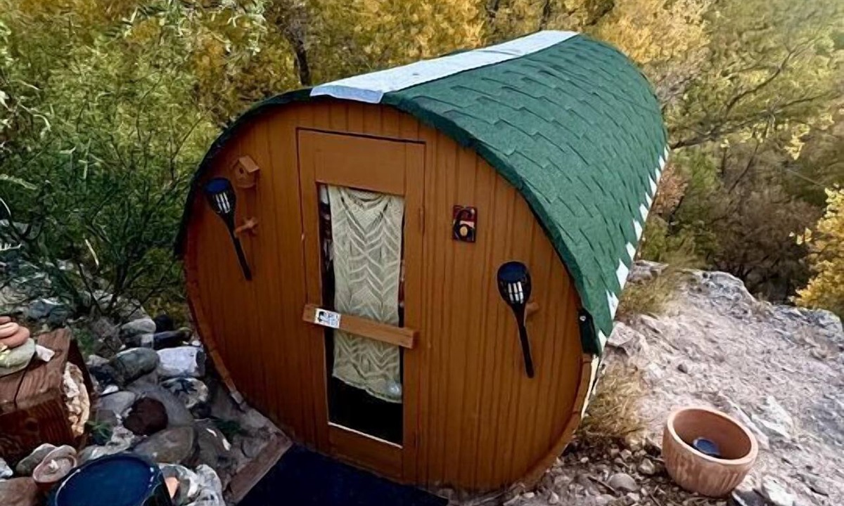 Rimrock RV Rental | Amazing Unique Barrel Pod with Incredible Views for an Unforgettable Romantic Getaway near Lake Montezuma, Arizona