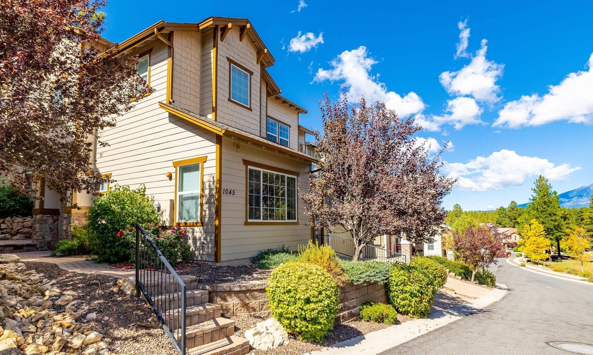 Flagstaff House | America House at Pinnacle Pines