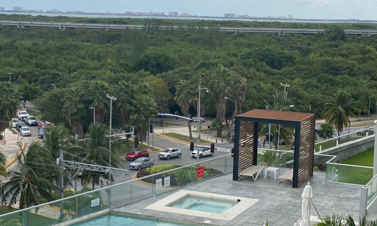 Downtown Cancun Apartment | Apartment in Plaza las Americas tower Montevideo Cancun