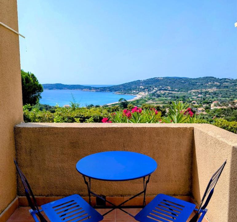 Cargese Apartment | Appartement de charme rénové, proche plage du Pero