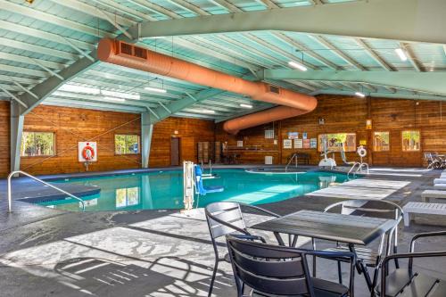 Pinetop Resort | Aspen-Boardwalk by Roundhouse Resort and Spa