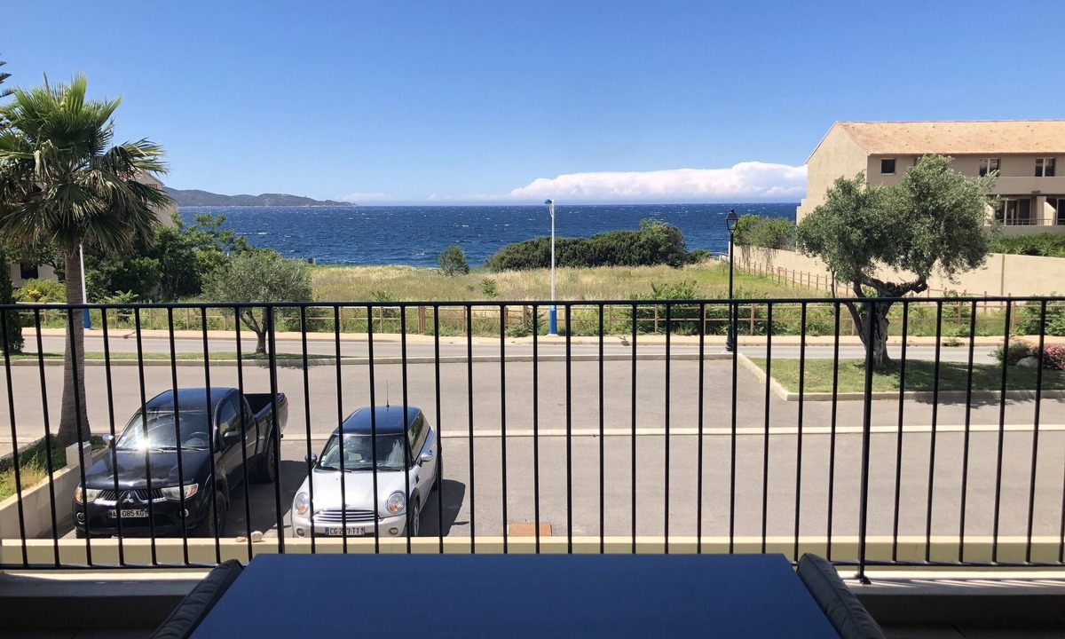 Saint-Florent Apartment | AZUR Apartment Facing the Sea