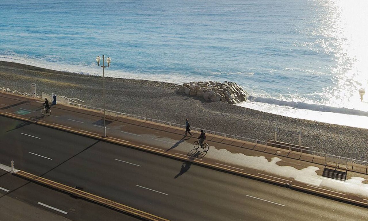 Les Baumettes Apartment | Azur View - Overlooking the Promenade!