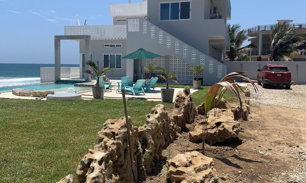 Tlachicon House | Beach front on Agua Blanca beach.