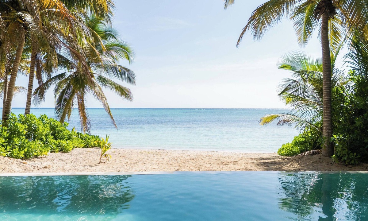 Soliman Bay Apartment | Beachfront Penthouse w/Private Rooftop Pool & Private Beach | Near Tulum