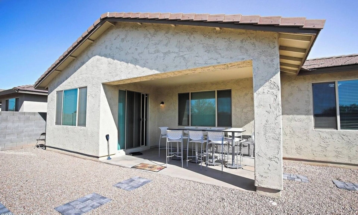 Savannah House | Beautiful 4-bedroom house in peaceful Litchfield Park with AC and Heating.