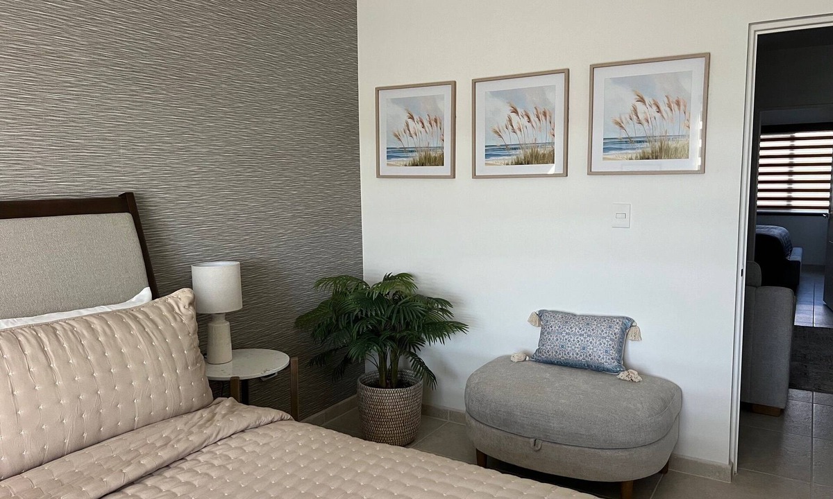 Juarez Municipality House | Beautiful clean house very close to the consulate!
