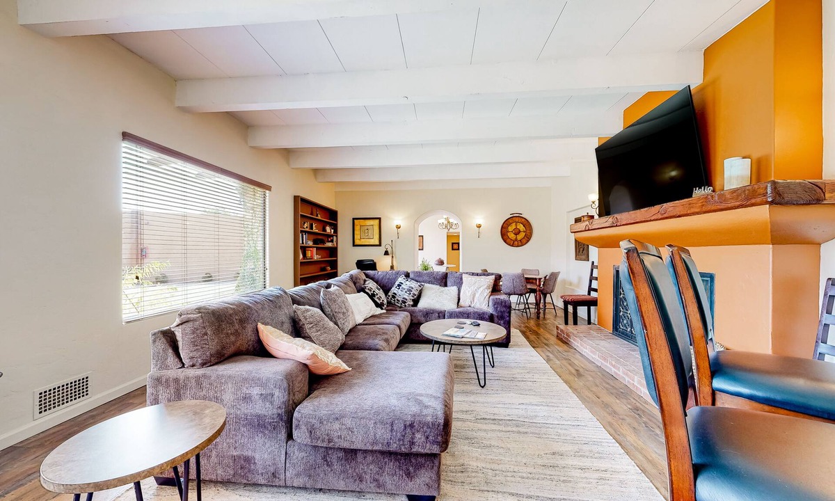 Campus Farm Condo | Beautiful condo with pool, hot tub, putting green, gym, BBQ area, fireplace