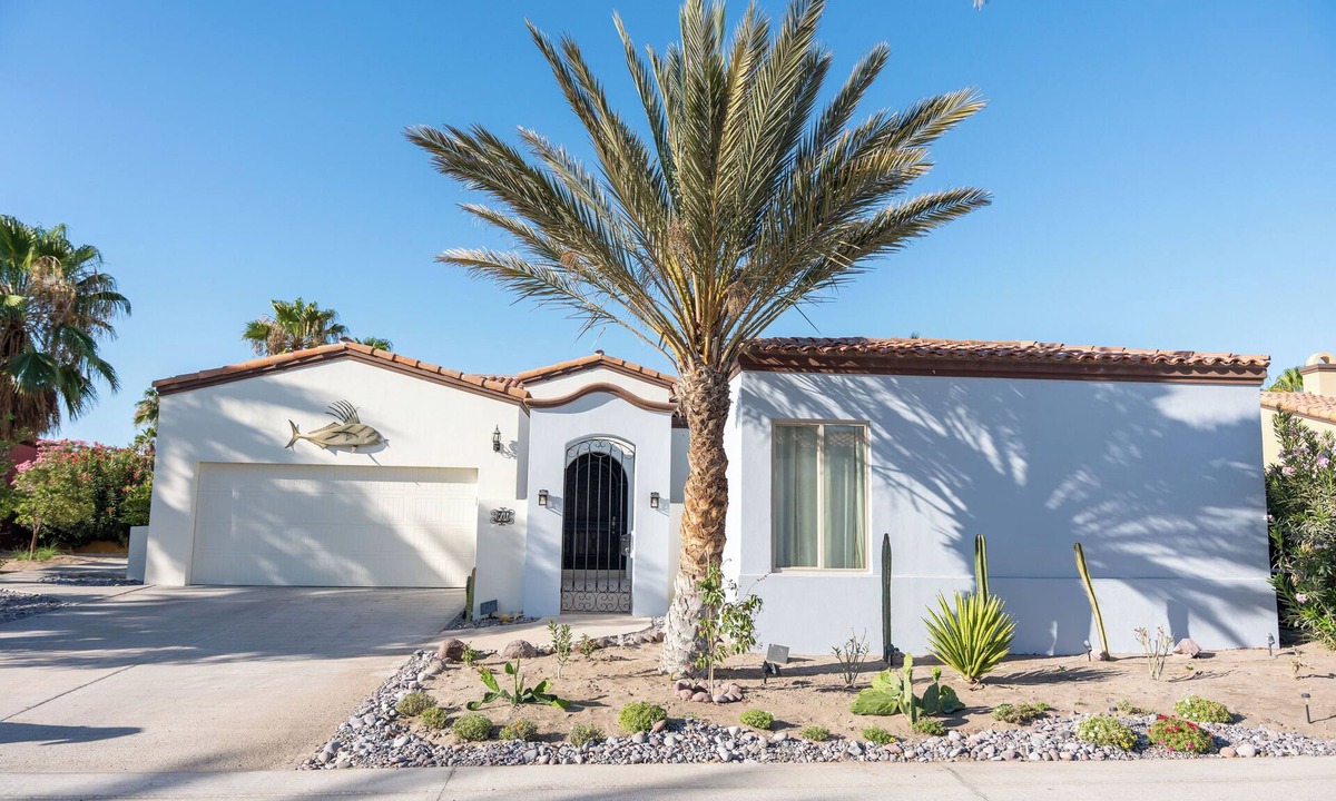 La Paz House | Beautiful & Modern villa with fireplace! v71