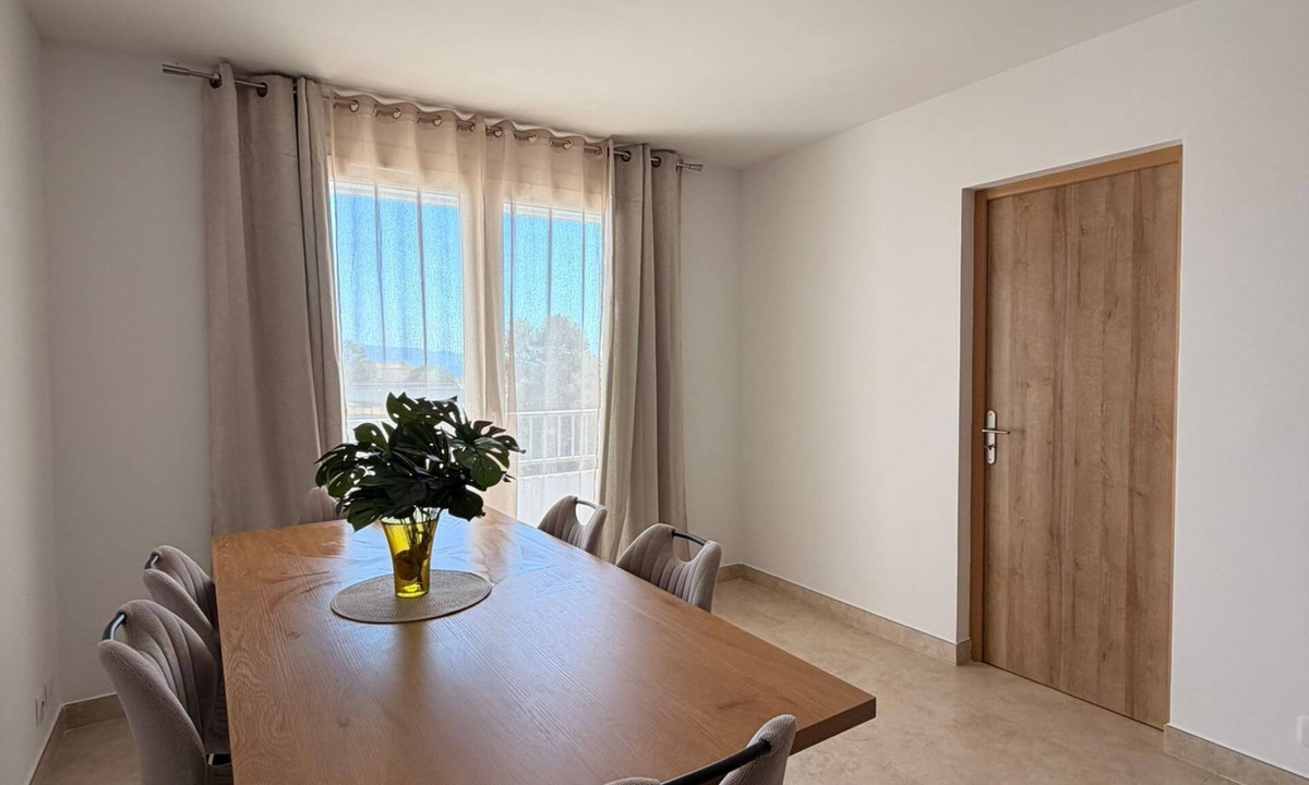 Ajaccio Apartment | Beautiful, spacious, peaceful family apartment.