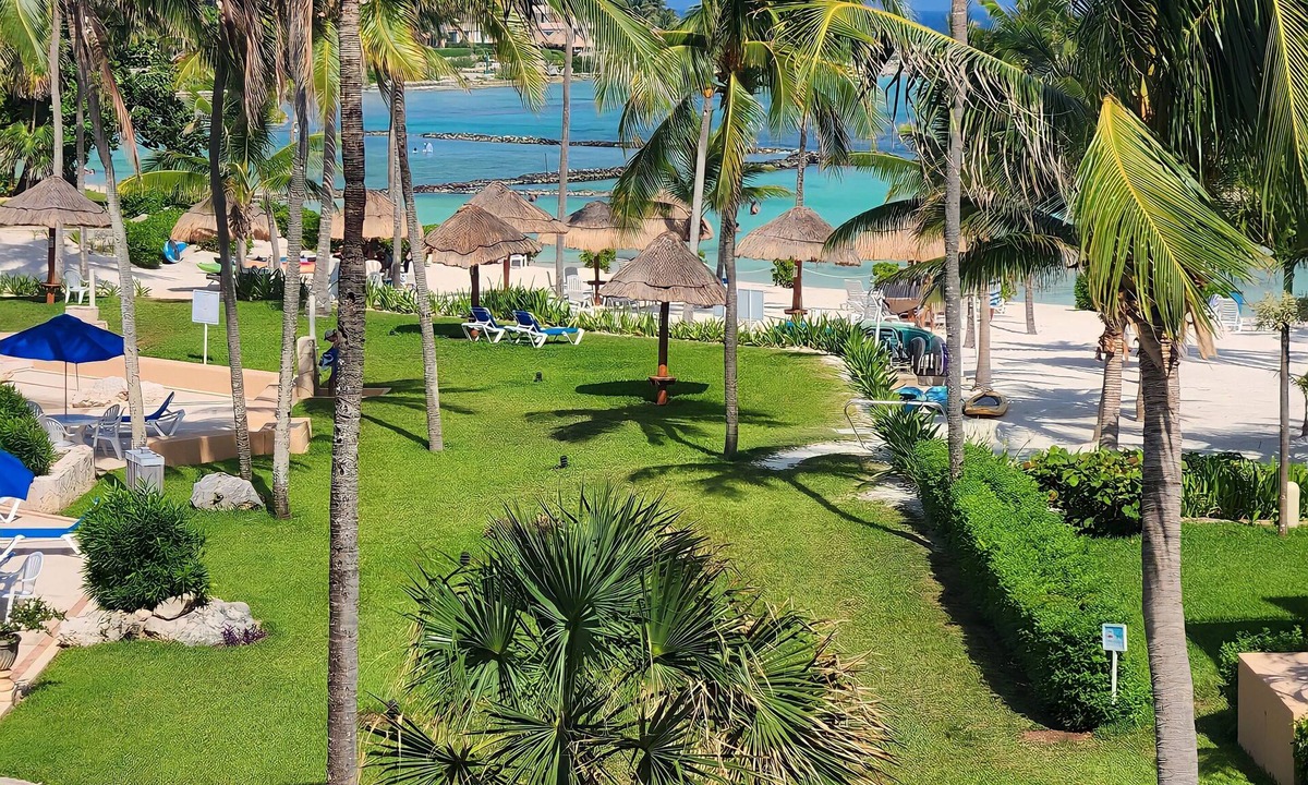 Puerto Aventuras Apartment | Best Location 3BR Beachfront Condo with Ocean View