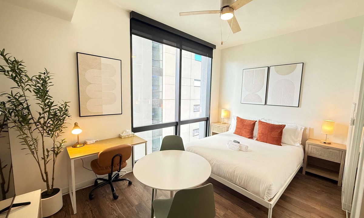Evans Churchill Apartment | Boulevard Stays Modern Highrise STU Sky Pool, Gym 13