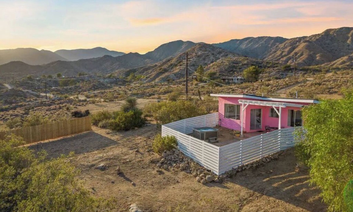 Morongo Valley House | Breathtaking Views, Incredible Stargazing, Hot Tub & Cowboy Tub, on Private Lot
