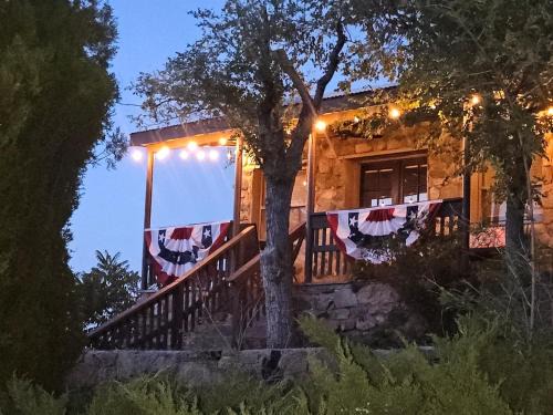 Prescott Apartment | Bridge View Walk 2 Blocks to Historic Downtown