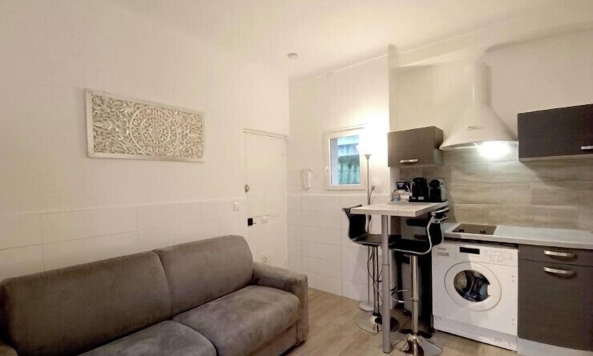 Centre Ville-Gare Apartment | Bright and quiet studio in Nice